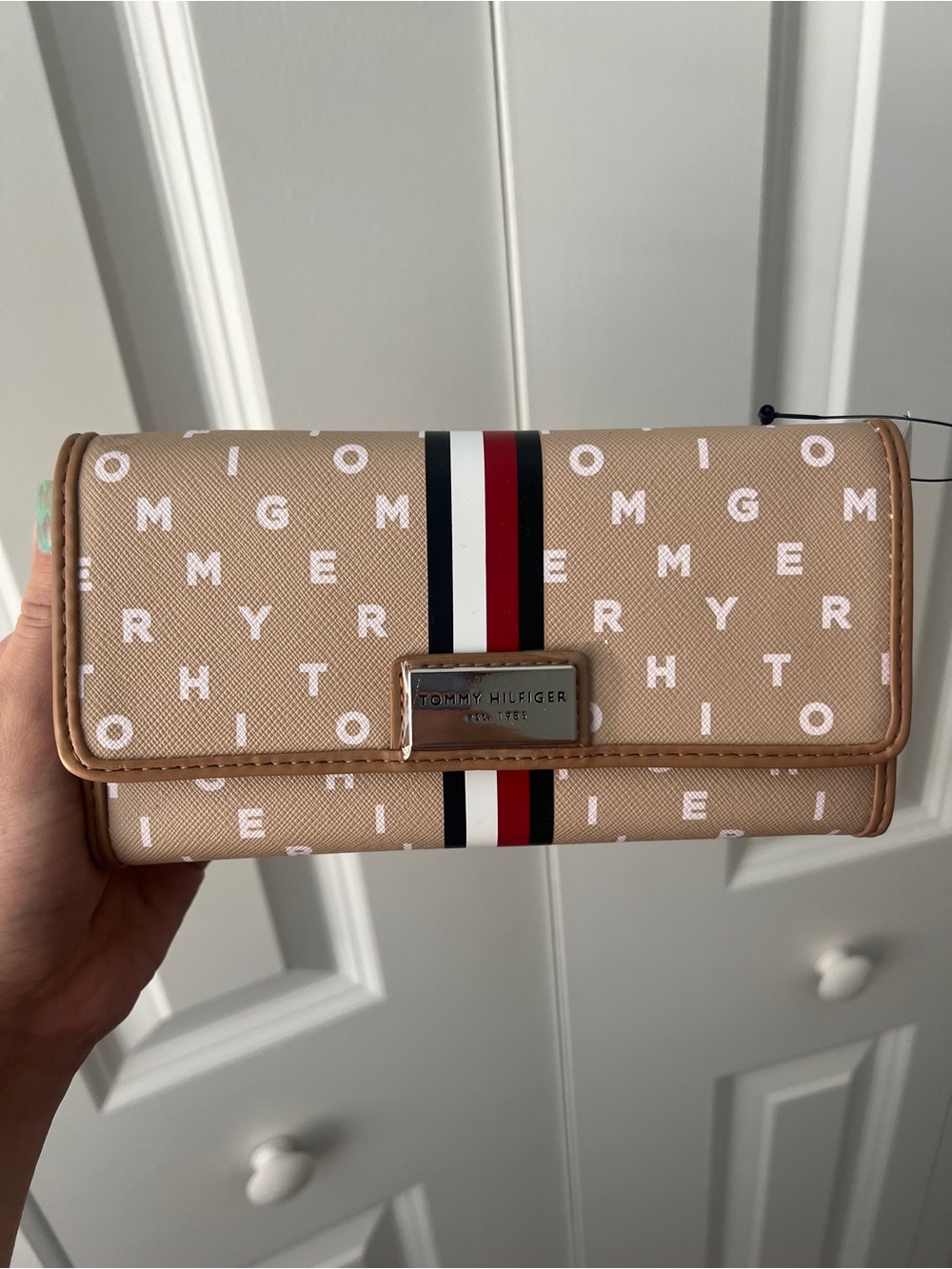 Tommy Hilfiger Beige Logo Strap Continental Wallet